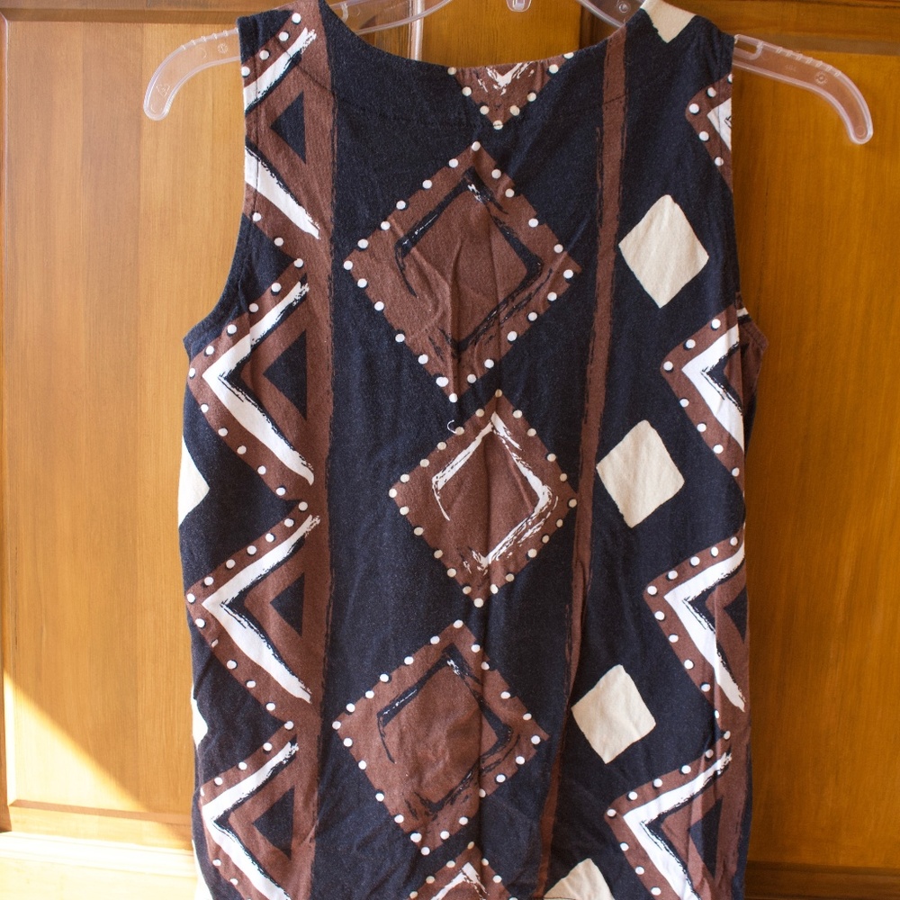 Geometric patterned top! - Picture 3 of 6